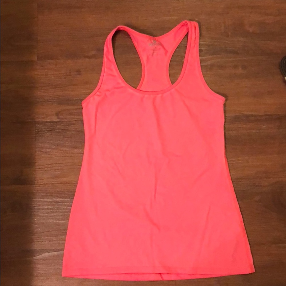 Athletic tank top